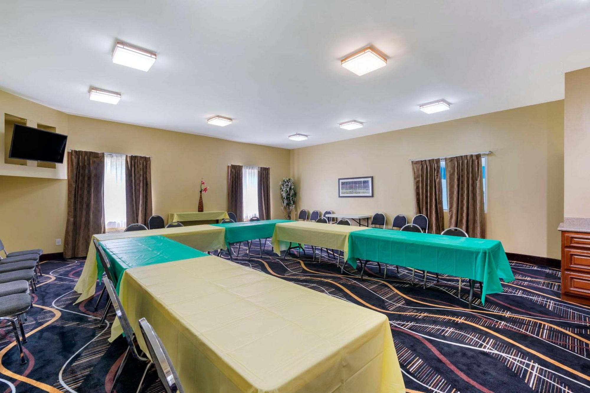 Quality Suites La Grange Extérieur photo