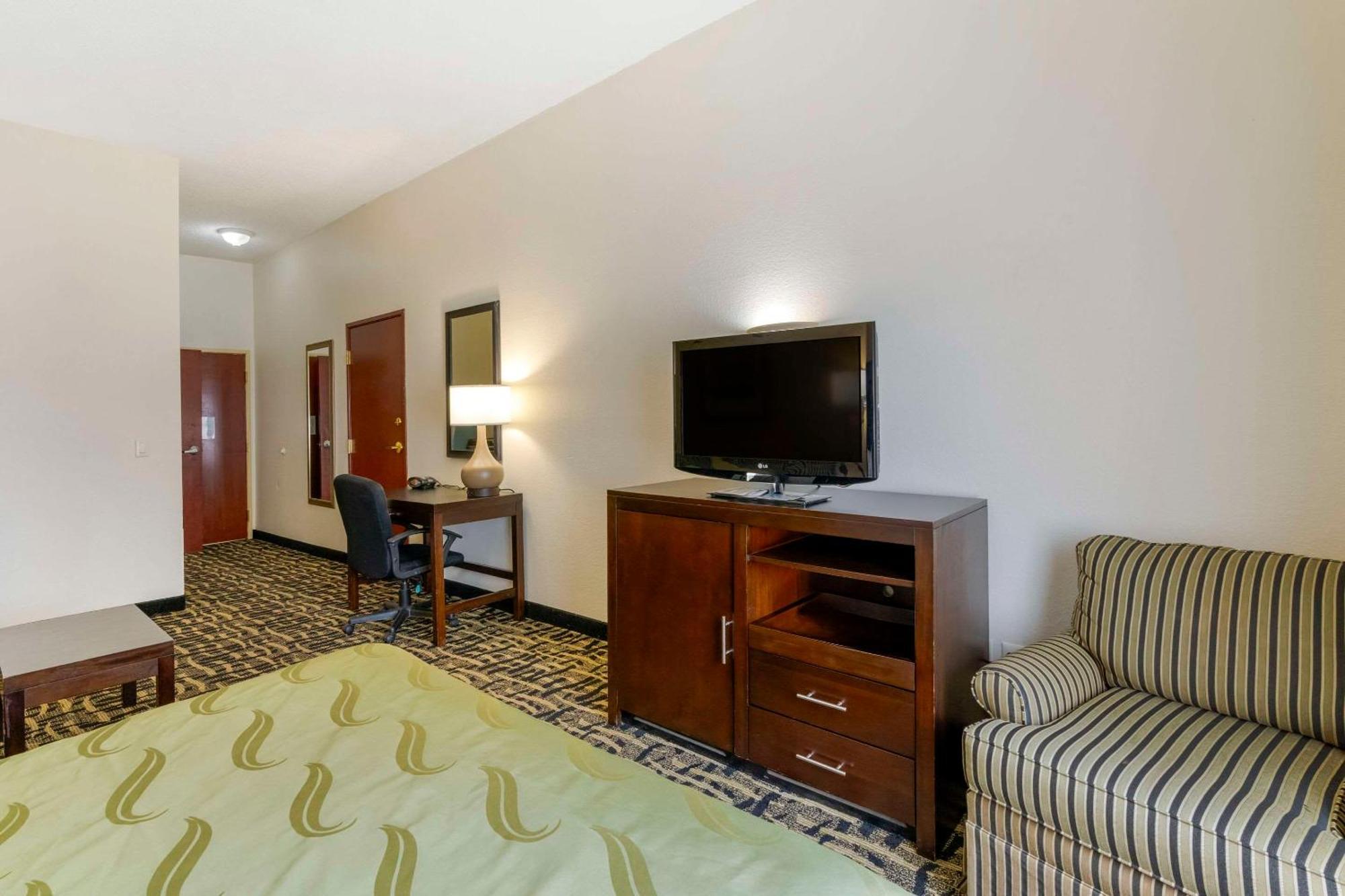 Quality Suites La Grange Extérieur photo