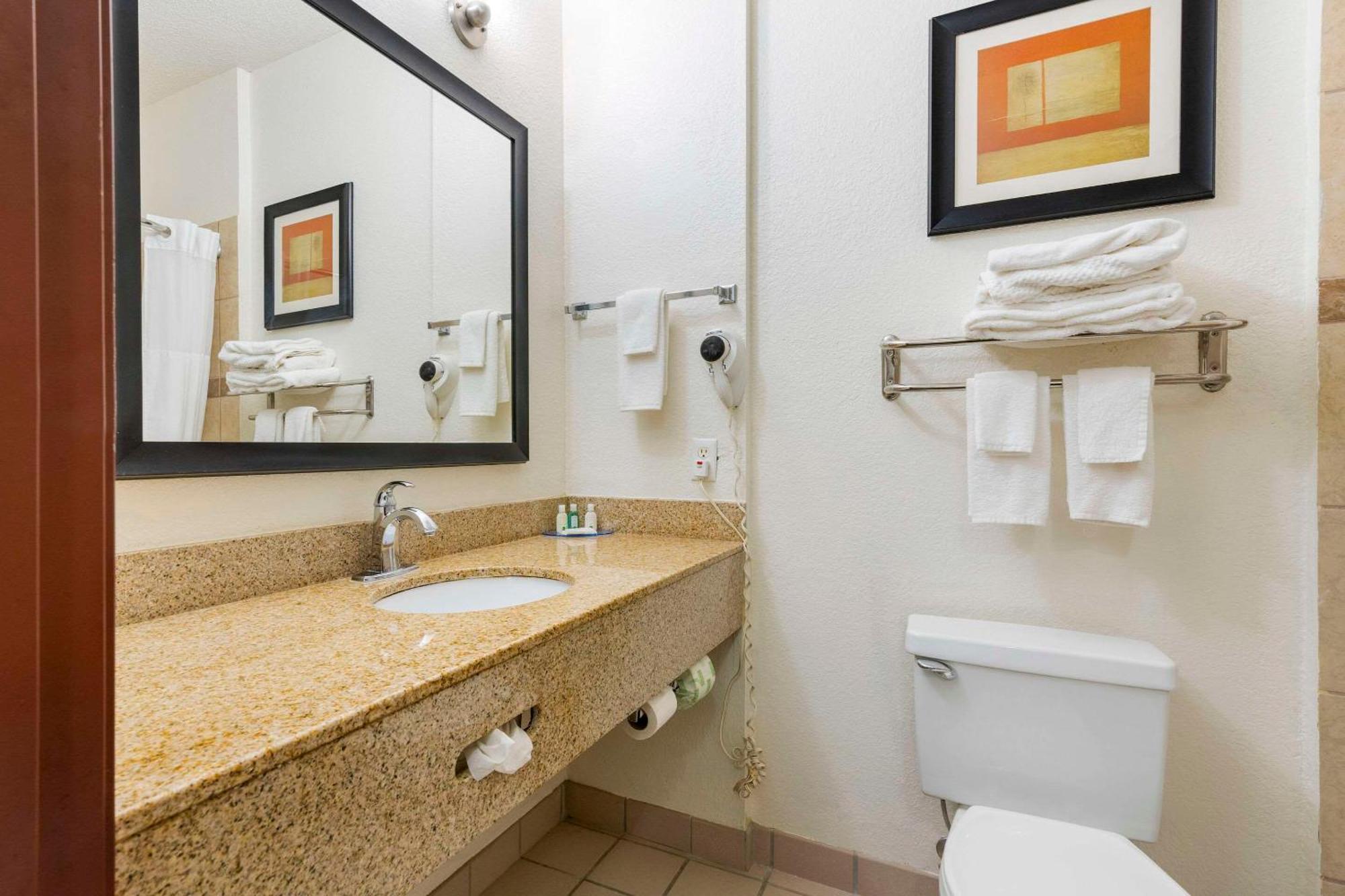 Quality Suites La Grange Extérieur photo