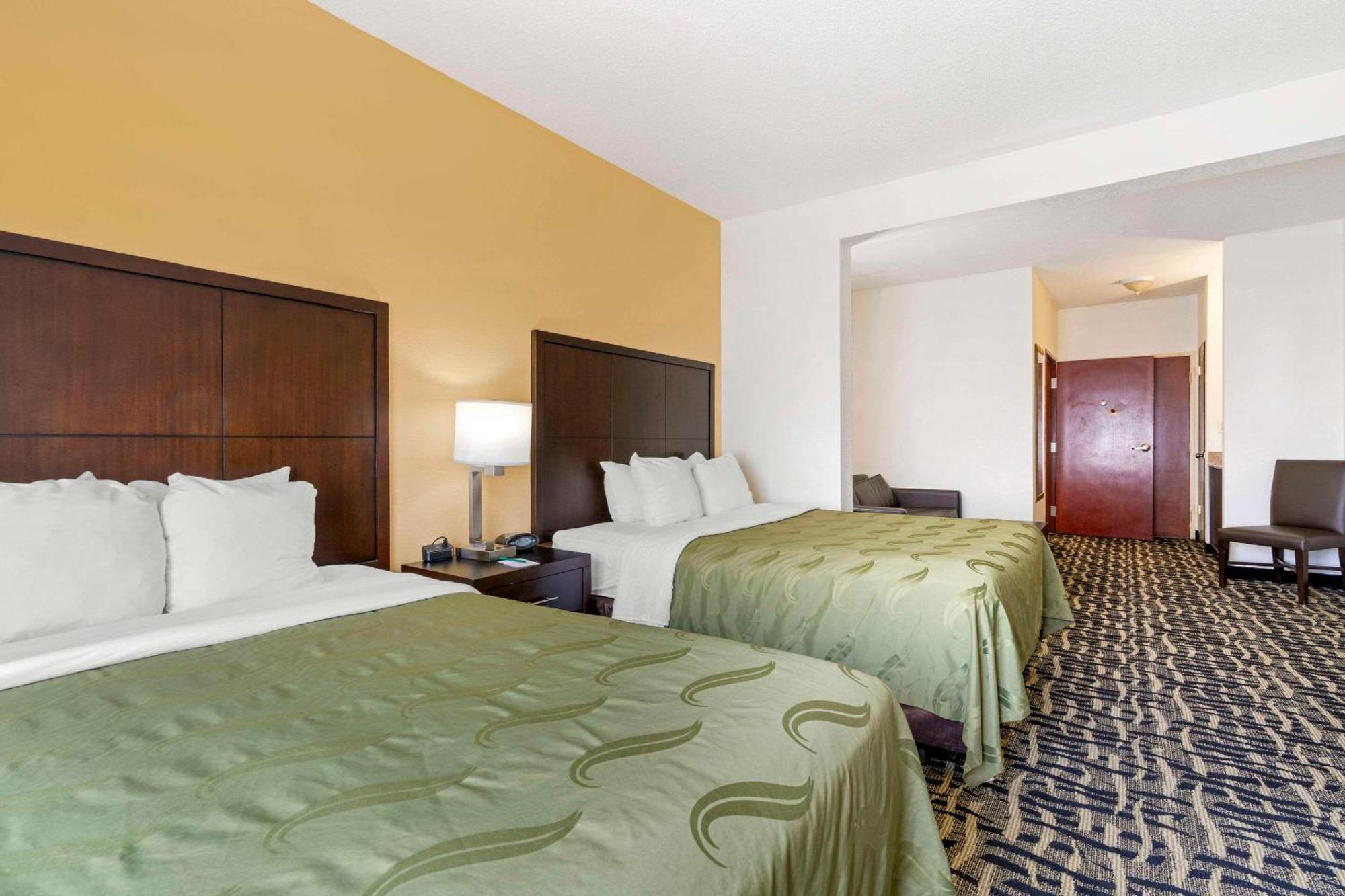 Quality Suites La Grange Extérieur photo