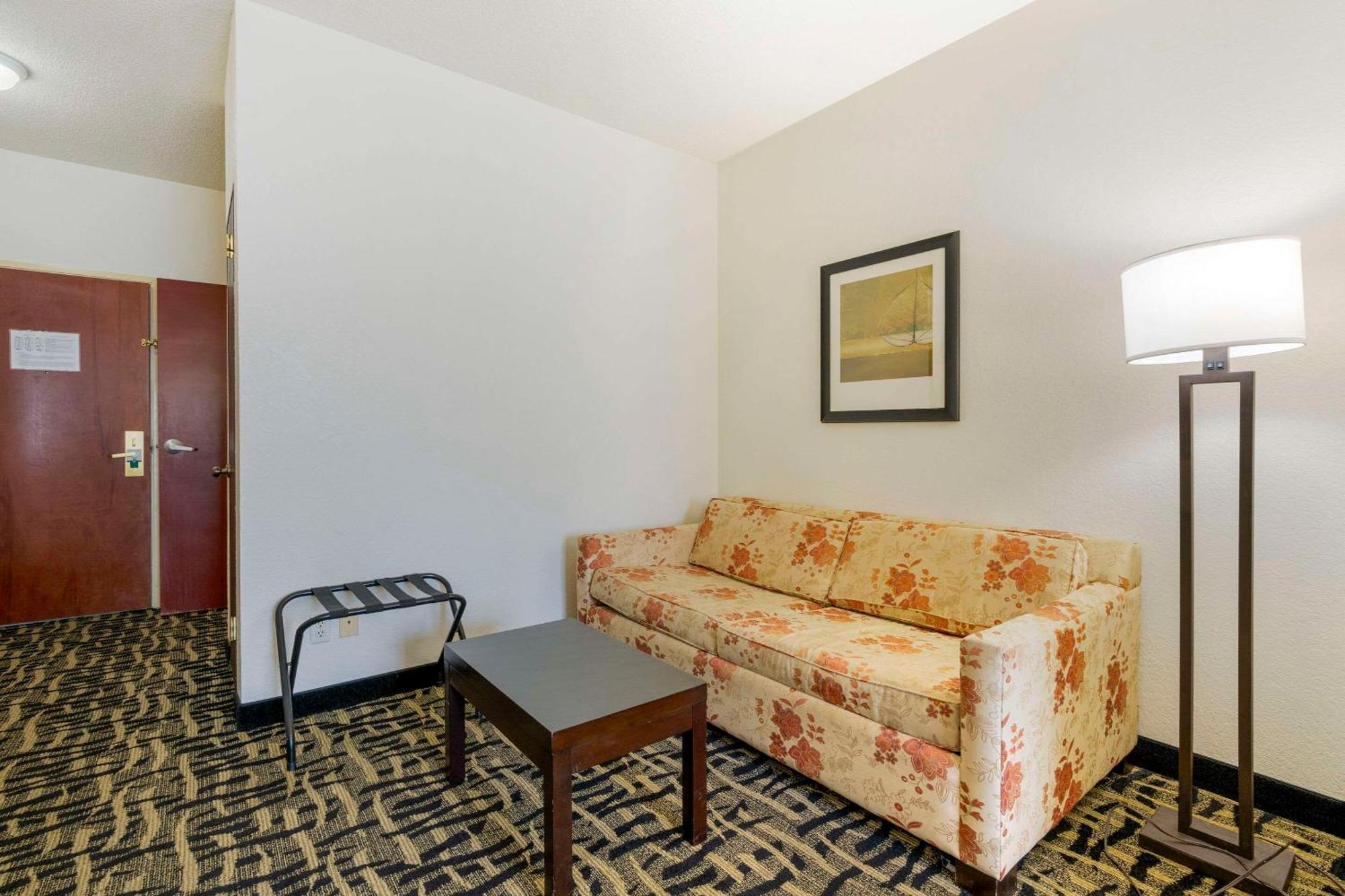 Quality Suites La Grange Extérieur photo
