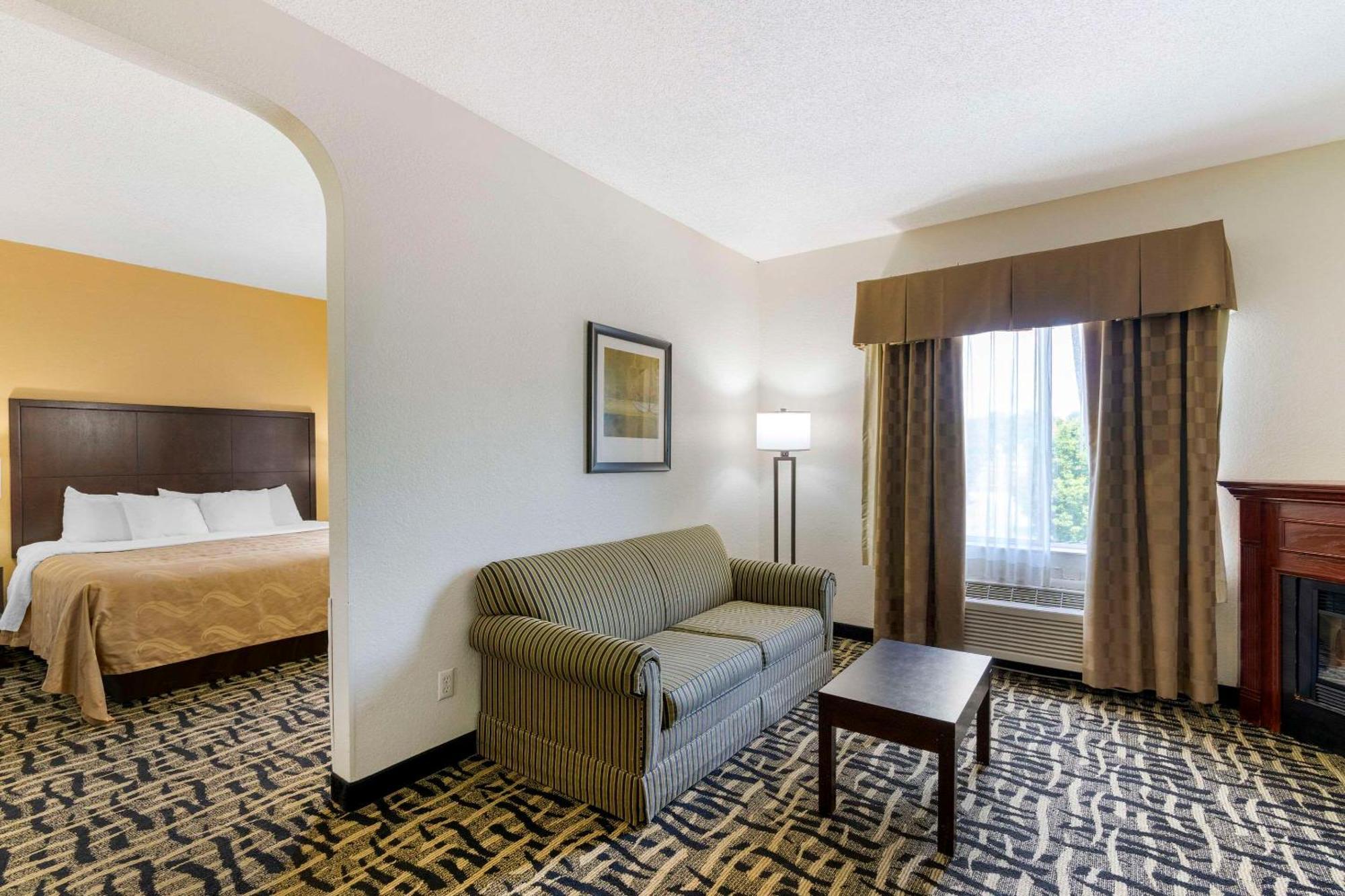 Quality Suites La Grange Extérieur photo