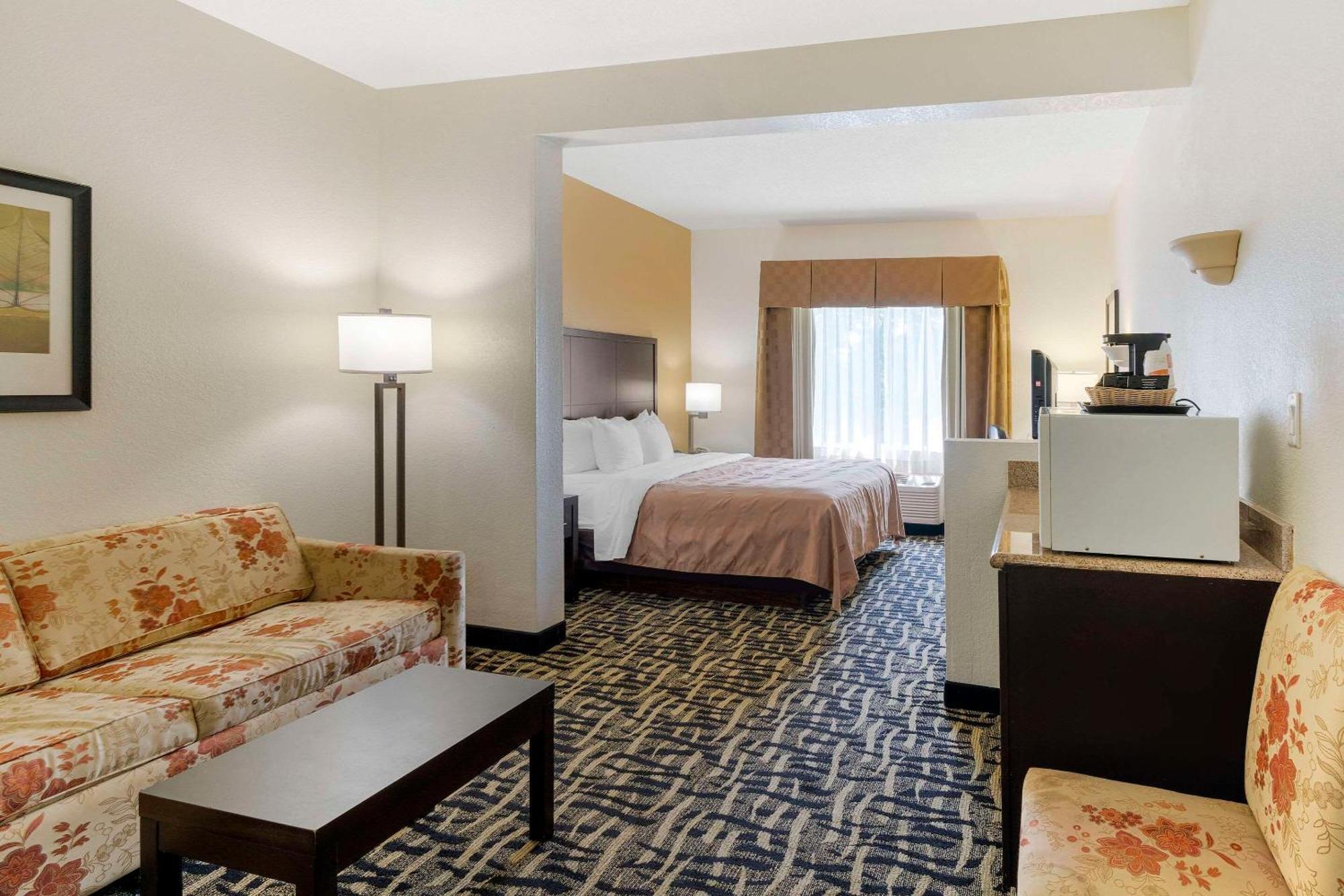 Quality Suites La Grange Extérieur photo